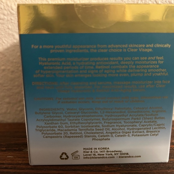 Hyaluronic and retinol anti-age day cream - Picture 3 of 4